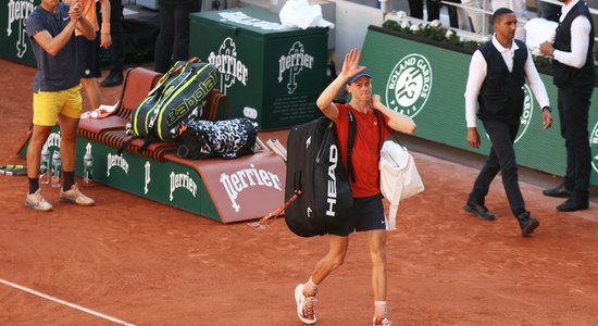 Nākamais ATP ranga līderis Sinners neiekļūst "French Open" finālā; par titulu cīnīsies Alkarass un Zverevs