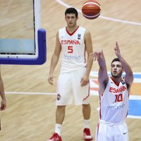 Latvijas U-20 basketbolisti Eiropas čempionāta ceturtdaļfinālā zaudē spēcīgajai Spānijai