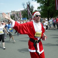 Foto: Jancīgie 'Nordea' Rīgas maratona komandu tērpi un lepnums par paveikto