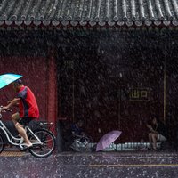Ķīnu pārņēmušas šā gada spēcīgākās lietusgāzes