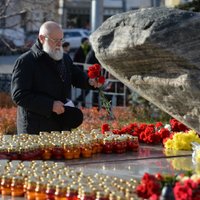 Maskavā ļaudis piemin Staļina režīma upurus