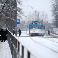 'Rīgas satiksme' izsludinājusi slēgtu konkursu vairāku tramvaja sliežu posmu pārbūvei