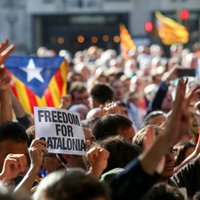 Spānija ES pauž aizdomas par mēģinājumiem iejaukties Katalonijas situācijā