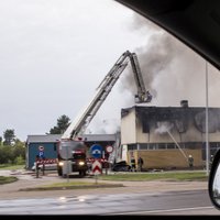 Пожар на заводе Mikrotīkls в Риге: страховщик выплатил 36,9 млн евро