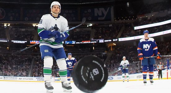 Teodors Bļugers ieskicē atgriešanās termiņus "Canucks" rindās