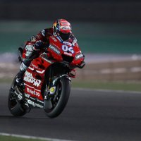 Dovicioso pārspēj Markesu 'MotoGP' sezonas pirmajā posmā