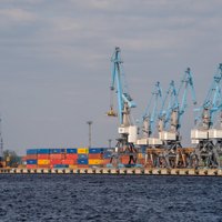 СМИ: Марганцевая руда, используемая при производстве оружия, поступает в Россию через порты Латвии и Эстонии