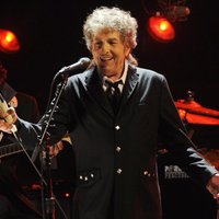 Нобелевскую премию Бобу Дилану решено вручить весной на концерте