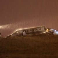ФОТО: В аэропорту Стамбула потерпел крушение частный самолет