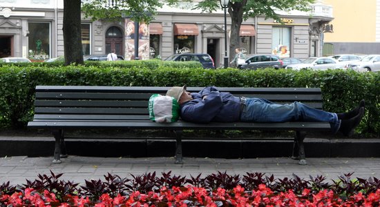 Pašlaik bez darba ir pieci tūkstoši cilvēku, kas vecāki par 60 gadiem