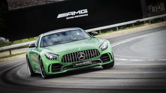 Mercedes-AMG GT R