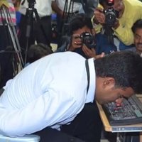 ВИДЕО: Житель Индии поставил рекорд скорости набора текста носом