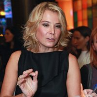 Юлия Высоцкая открыла "конкурента McDonald's" - сеть лавок "Едим дома"