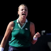 Kontaveita nodrošina vietu WTA sezonas noslēguma turnīra pusfinālā