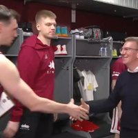 Video: Latvijas basketbola izlasi pēc uzvaras apsveic Valsts prezidents Rinkēvičs