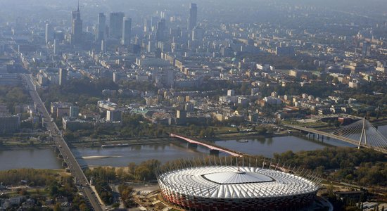 Apdraudēta Varšavas Nacionālā futbola stadiona atklāšana