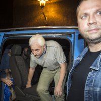 Украина: сепаратисты отпустили еще четверых наблюдателей ОБСЕ