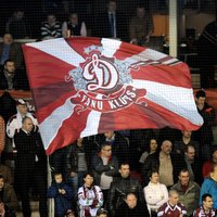 'Torpedo' sola atdot Rīgas 'Dinamo līdzjutējiem nozagto karogu