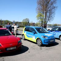Foto: Latvijā norisinājies jau otrais elektromobiļu salidojums