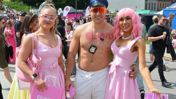 Spilgtākie foto mirkļi no Rozā zupas festivāla Viļņā