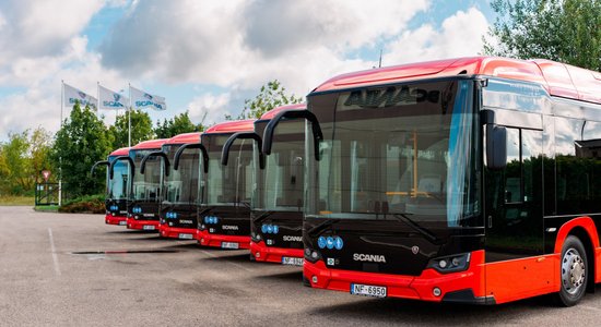 ФОТО. Даугавпилс получил 20 низкопольных автобусов Scania на сжатом газе