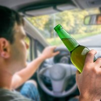 Grobiņā dzērājšoferis bez tiesībām izraisa vairākus ceļu satiksmes negadījumus