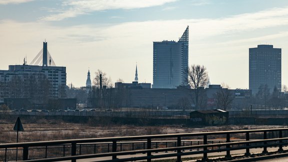 genskalns, pārdaugava, raņķa dambis, rīga, satiksme, saules akmens, siluets, swedbank, vecrīga -15