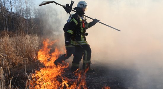 Otrdien Latvijā dzēsti 12 kūlas ugunsgrēki, plašākais – Daugavpilī