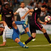 'Real' un 'Atletico' cīnās neizšķirti Madrides derbijā; tikmēr 'Barcelona' zaudē