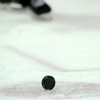'Rīgas' hokejisti ar zaudējumu Šveices komandai sāk PK izcīņu