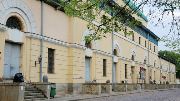 LNMM darbinieki Covid-19 laiku izmantojuši 'Arsenāla' atbrīvošanai no mākslas darbiem LNMM darbinieki Covid-19 laiku izmantojuši 'Arsenāla' atbrīvošanai no mākslas darbiem
