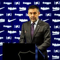 No FC 'Barcelona' prezidenta amata atkāpies ilgi kritizētais Bartomeu