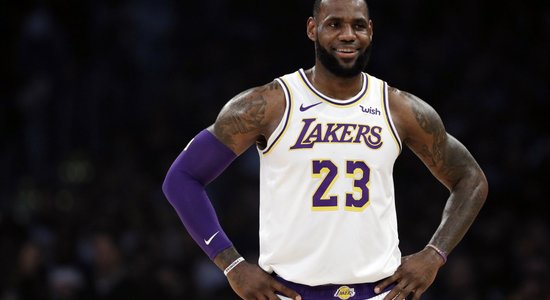 Lebrons Džeimss atzīts par 2020. gada labāko sportistu vīriešu konkurencē AP vērtējumā