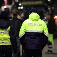 Sestdien Rīgā ierobežos satiksmi; policija pastiprināti uzraudzīs protesta akcijas