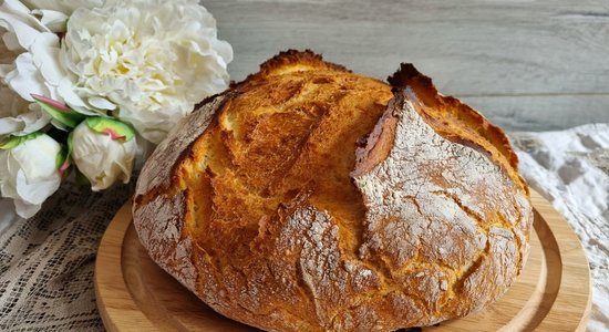 Kārdinoši kraukšķīga grieķu maize, kas līdzinās čabatai