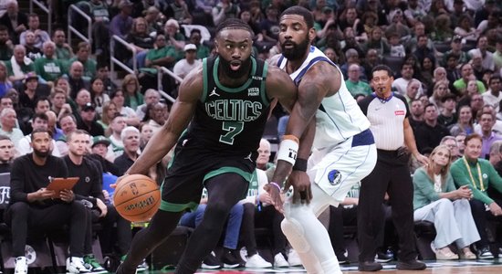 Bostonas "Celtics" nonāk uzvaras attālumā no NBA čempiontitula