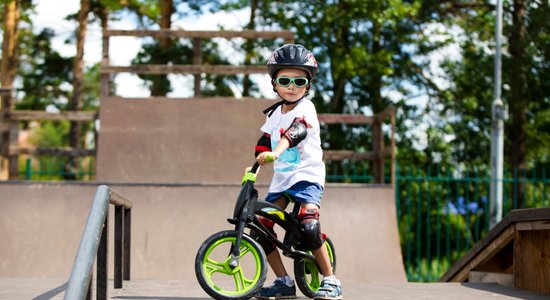 Bērnu velobraukšanas prasmes attīstīs speciālās trasēs dažādās pilsētās