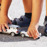 Daugavpilī divu auto avārijā cietuši trīs mazi bērni