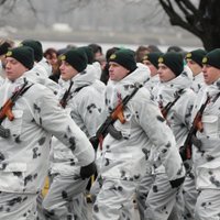 "Калашниковы" пограничников Латвии хотят заменить на оружие НАТО