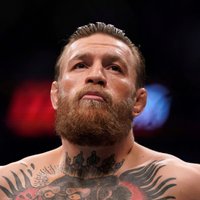 Skandolozais UFC cīkstonis Makgregors viesnīcā izvarojis sievieti, izskan tiesā