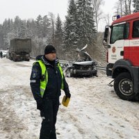 Под Вильнюсом столкнулись легковушка и грузовик НАТО: погибли молодые женщины