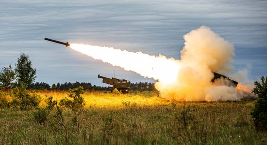 NATO aicina mainīt dažus ierobežojumus saistībā ar Rietumu atbalstu Ukrainai; Vācijai ir iebildumi 