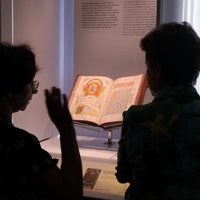 Gaismas pilī atklāta jaunā pastāvīgā ekspozīcija 'Grāmata Latvijā'
