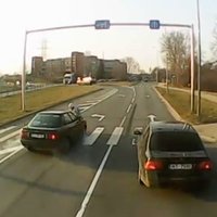 Video: Rīgā uz gājēju pārejas notriec sievieti