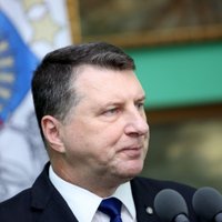 Вейонис: жаловаться на процессы в Латвии иностранным посольствам — неправильно