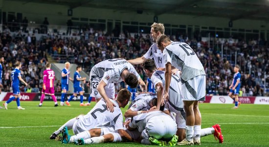 Latvijas futbolisti izcīna vēsturē pirmo uzvaru UEFA Nāciju līgas C divīzijā