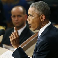 Obama pēc Čārlstonas apšaudes aicina ierobežot ieroču nēsāšanas likumu