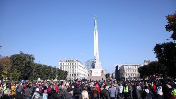 Protesta akcija pie Brīvības pieminekļa  - 2