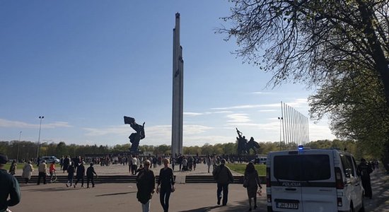 Нацблок: власти подорвали народное доверие, допустив массовое скопление людей 9 мая