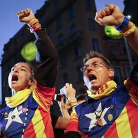 Katalonijas amatpersonas negrasās pakļauties Madridei